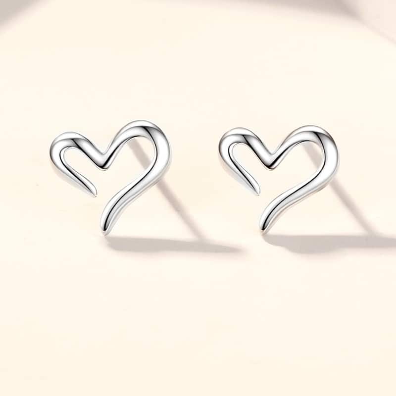 Aretes Corazon Delineado Plata 925