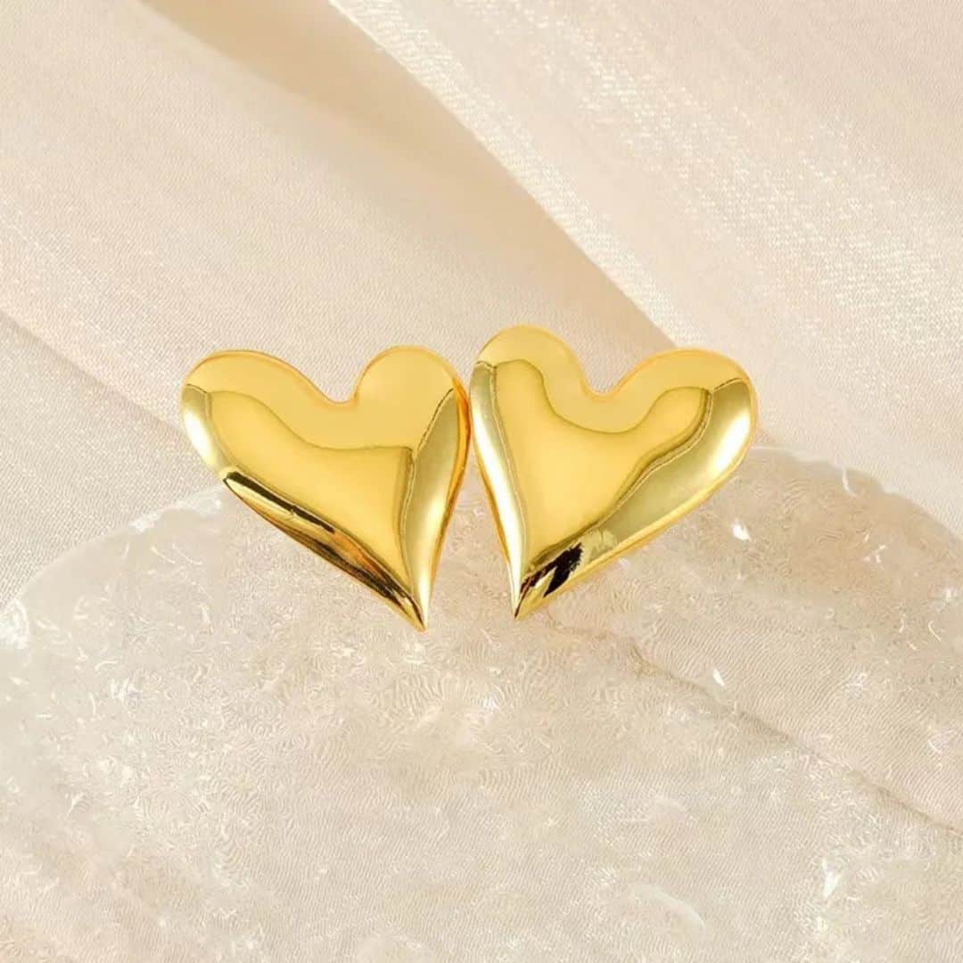 Aretes Dorados Corazon Pico