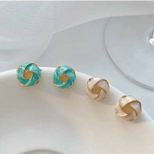 Aretes Dorados Nudo Blanco