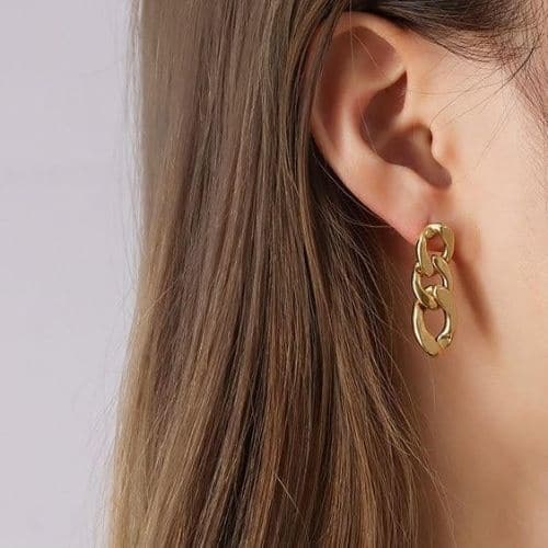 Aretes Dorados Tipo Cadena