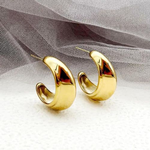 Argollas Doradas Grandes en Forma de C