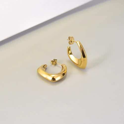 Argollas Doradas Cuadradas