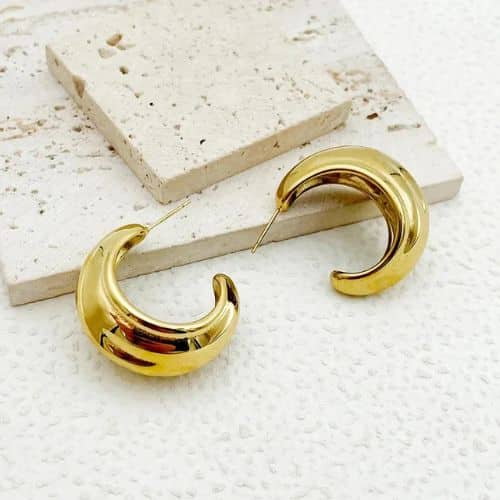 Argollas Doradas Grandes en Forma de C