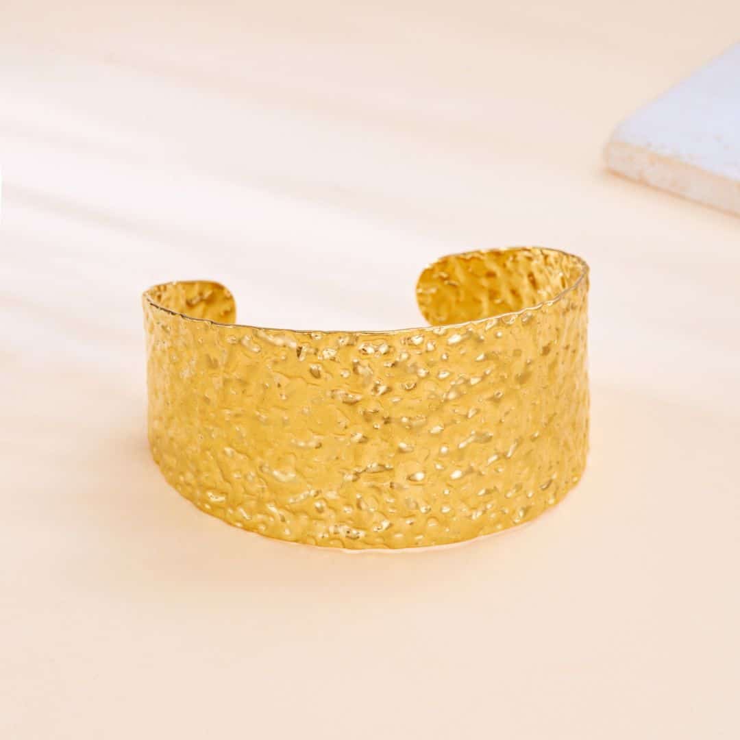 Brazalete Dorado Solido Corrugado
