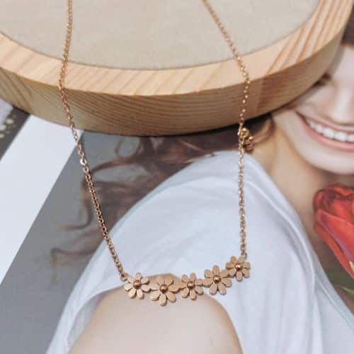 Cadena Rose Gold con Dije 5 Flores