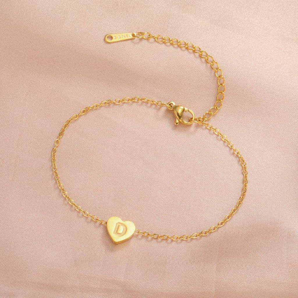 Pulsera Dorada Corazón Letra E