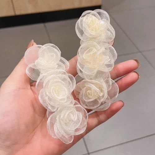 Gancho con Flores color Marfil