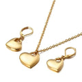Juego de Cadena y Aretes Dorados Corazón