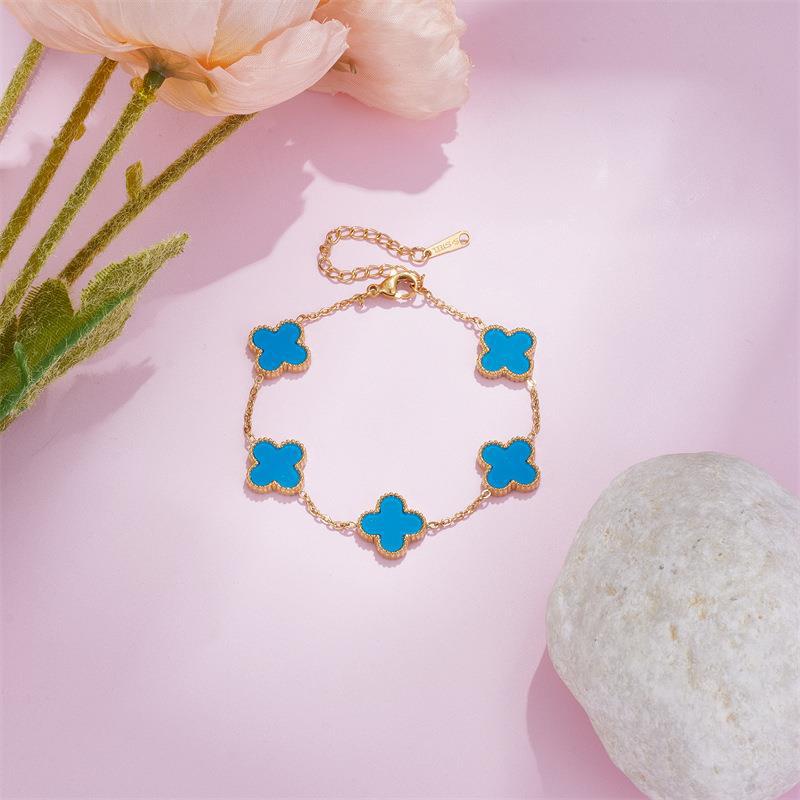 Pulsera Dorada Trebol Celeste
