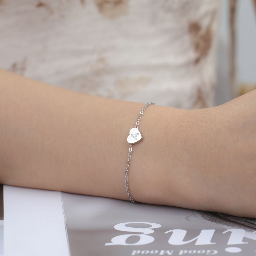 Pulsera Plateada Corazon Letra E