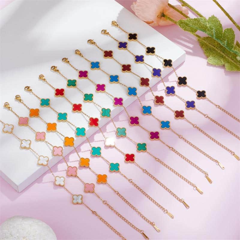 Pulsera Dorada Trebol Celeste