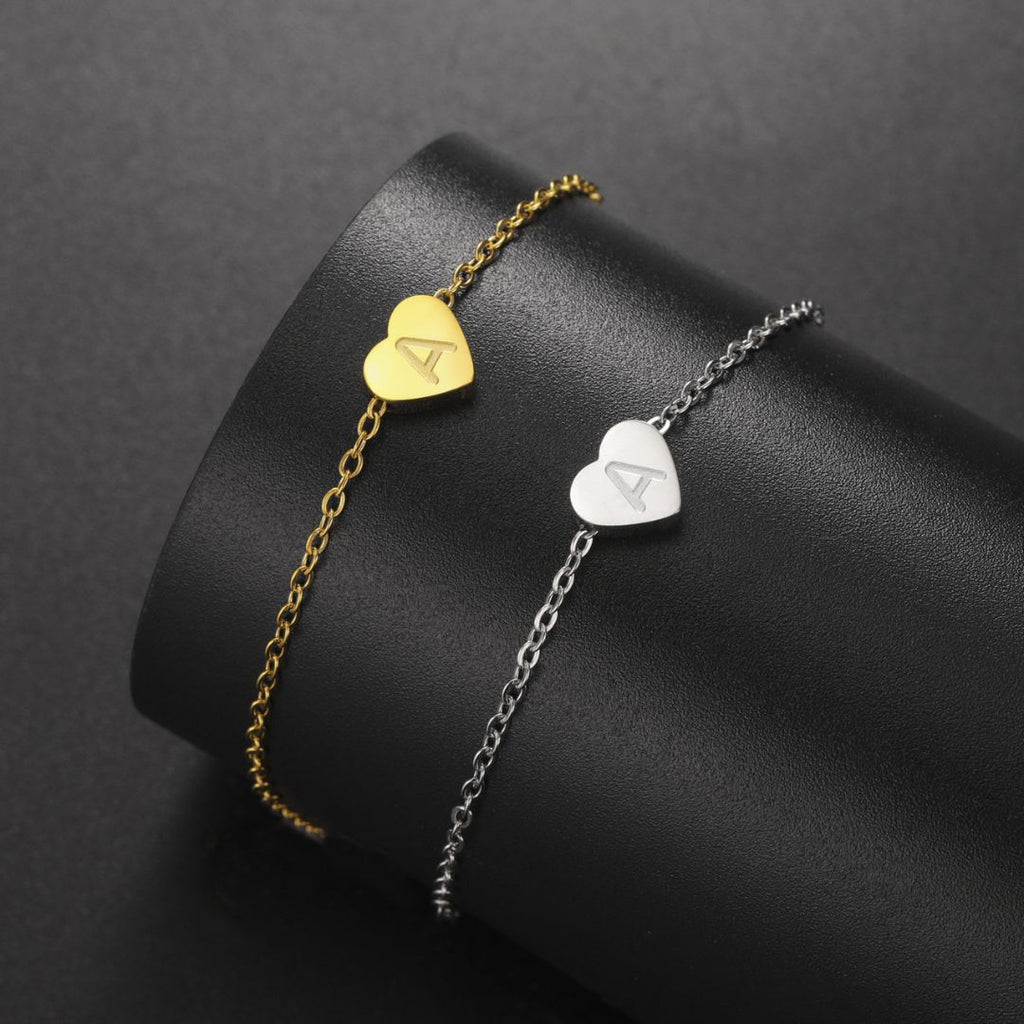 Pulsera Dorada Corazón Letra E