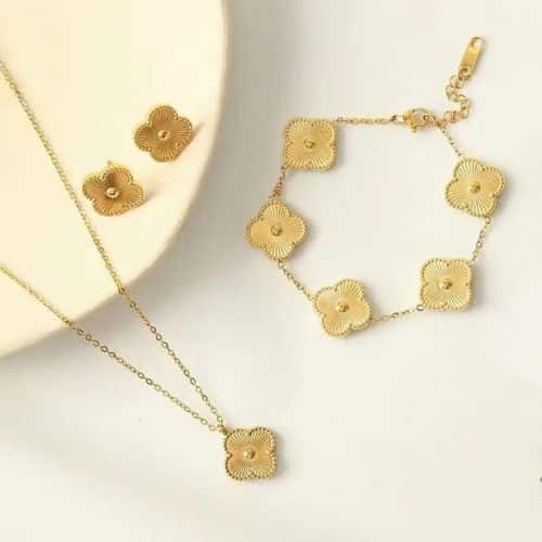 Set de Aretes, Pulsera y Cadena Trebol Dorado