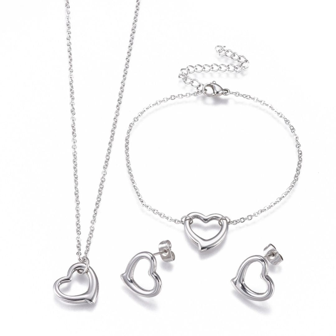 Set de Cadena Pulsera y Aretes Plateados Corazon